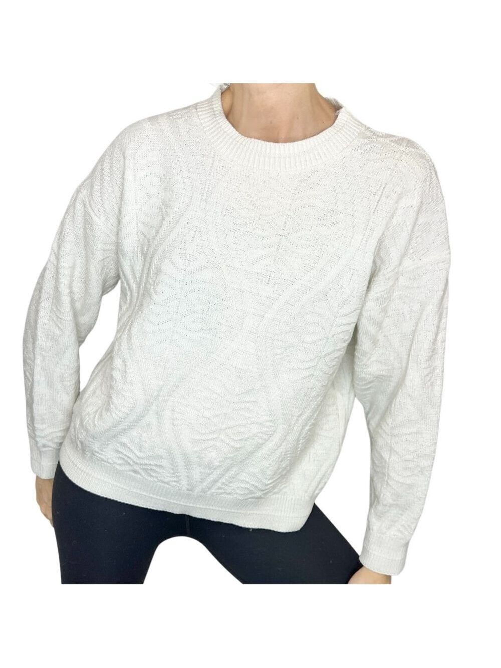 Vintage white crew neck cable knit pullover grandmacore sweater